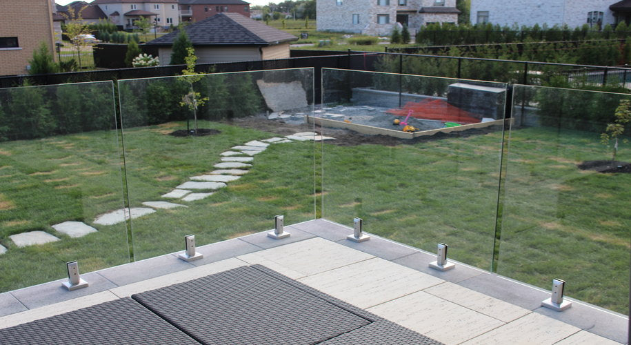 How to Negotiate Prices with Glass Railing Contractors Like a Pro