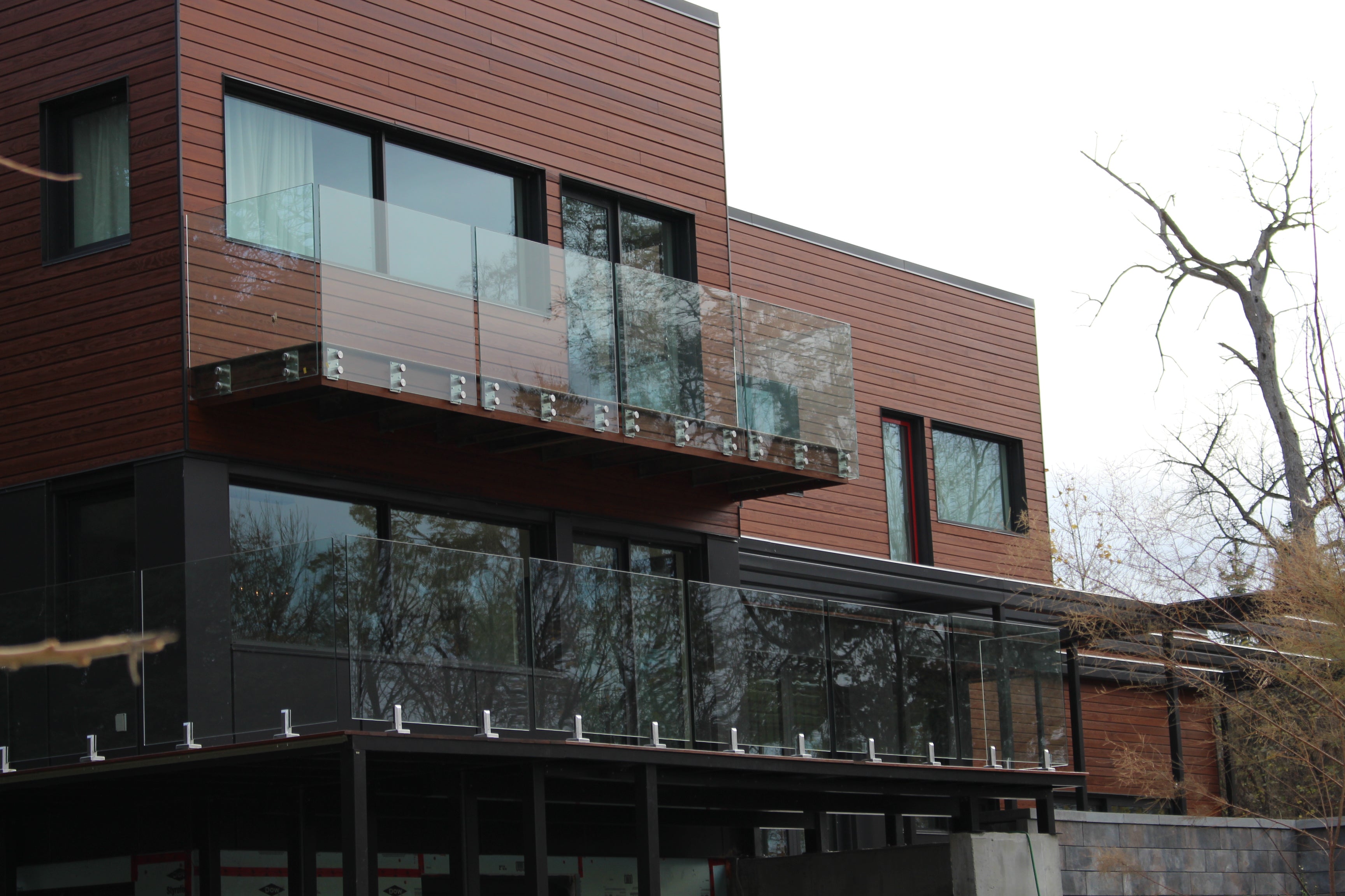 Types of Glass Railings: A Comprehensive Overview – The Glass Railing Store